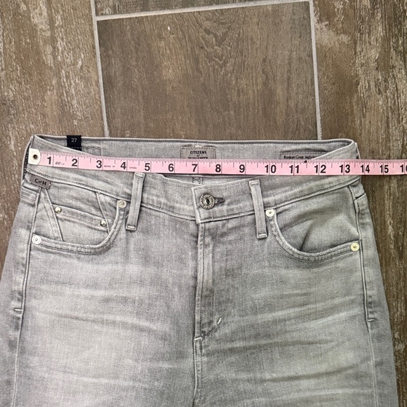 Citizens Of Humanity Rocket Crop High Rise skinny Jeans in Light Gray - Picture 5 of 12